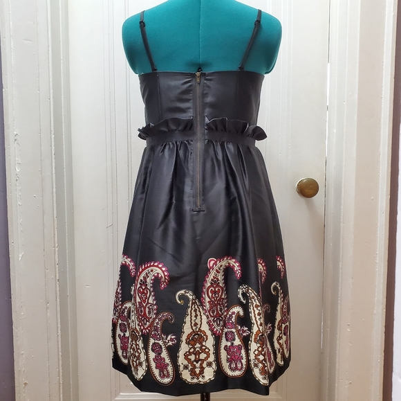 Kensie Dress in Paisley - Picture 4 of 6